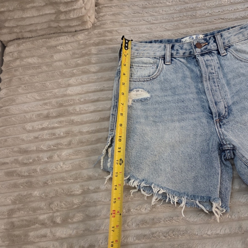 FP Free People Denim Shorts Size 25 High Rise Frayed Cutoff Light Wash Jean - Picture 2 of 10